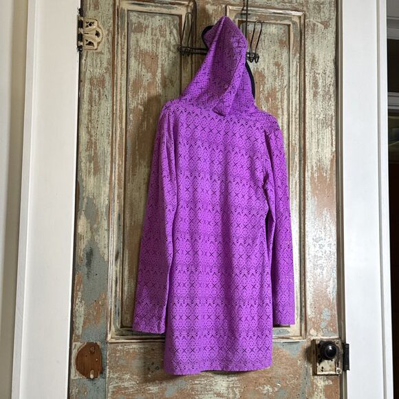 Title Nine Top Woman’s Size Medium Purple Long Sleeve Hooded Lace Cutout Pattern - Picture 8 of 8